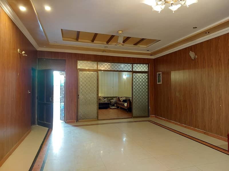 10 Marla House For Sale In Johar Town Gated Area 6 Bed 2 TVL 2 Kitchen 3 Car Parking Space 2