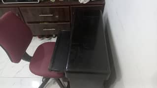 Computer Table and Chair 10/10 condition