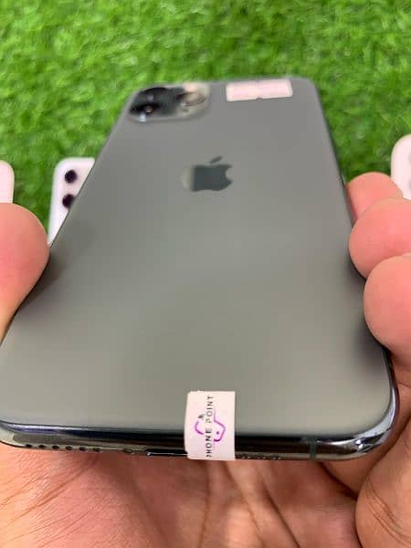 Iphone 11 64gb factory unlocked PTA Approved 4