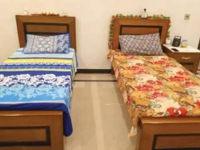Boys Hostel rooms available in Gulraiz 3, near Lal Qila Marquee 3