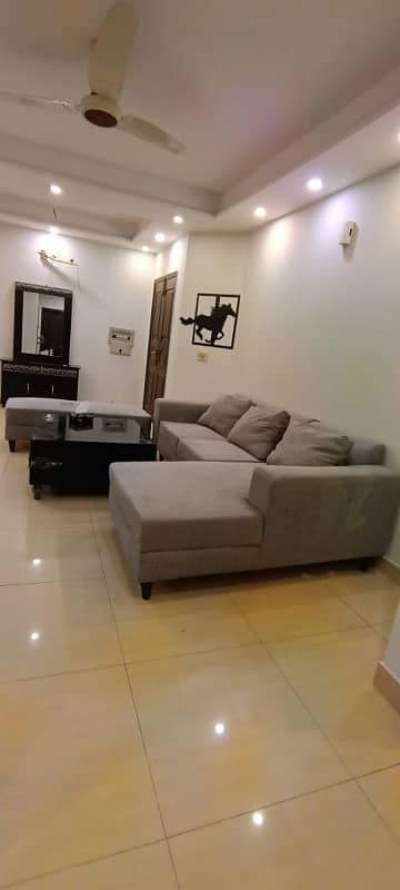 One bed Luxury appartment on daily basis for rent in bahria town Lahor 1