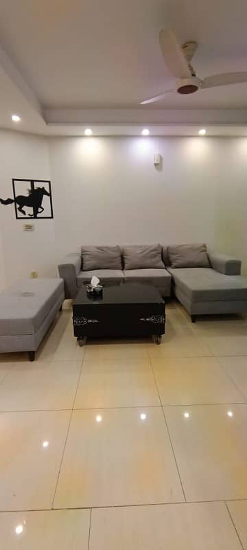 One bed Luxury appartment on daily basis for rent in bahria town Lahor 2