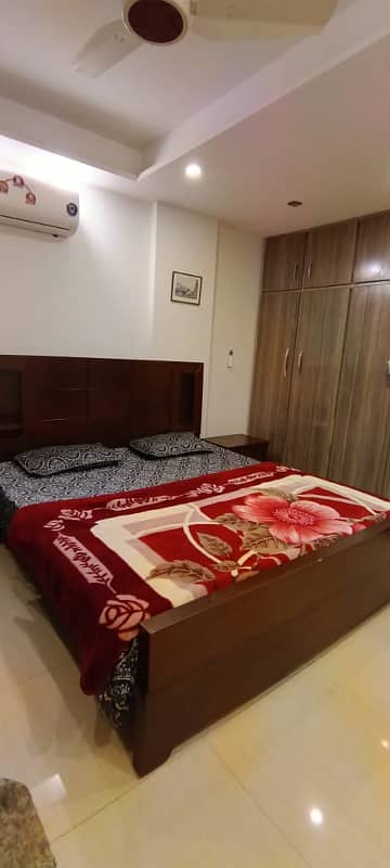 One bed Luxury appartment on daily basis for rent in bahria town Lahor 5