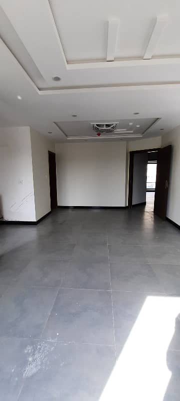 complete plaza available on rent for IT 10