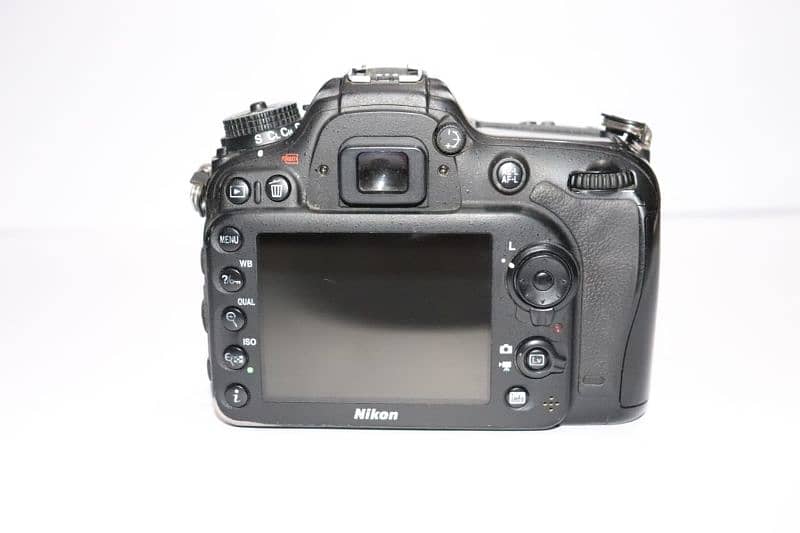Nikon D7100 Professional DSLR 4