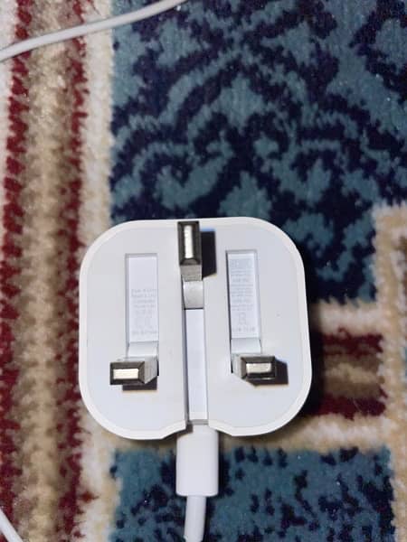 apple orignal charger with cable 20 wolt 1