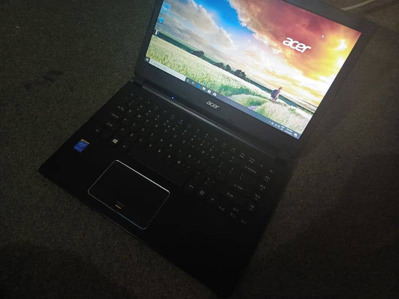 acer i5 5th gen in brand new scratch less conditions 0