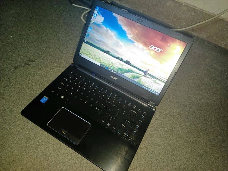 acer i5 5th gen in brand new scratch less conditions 1