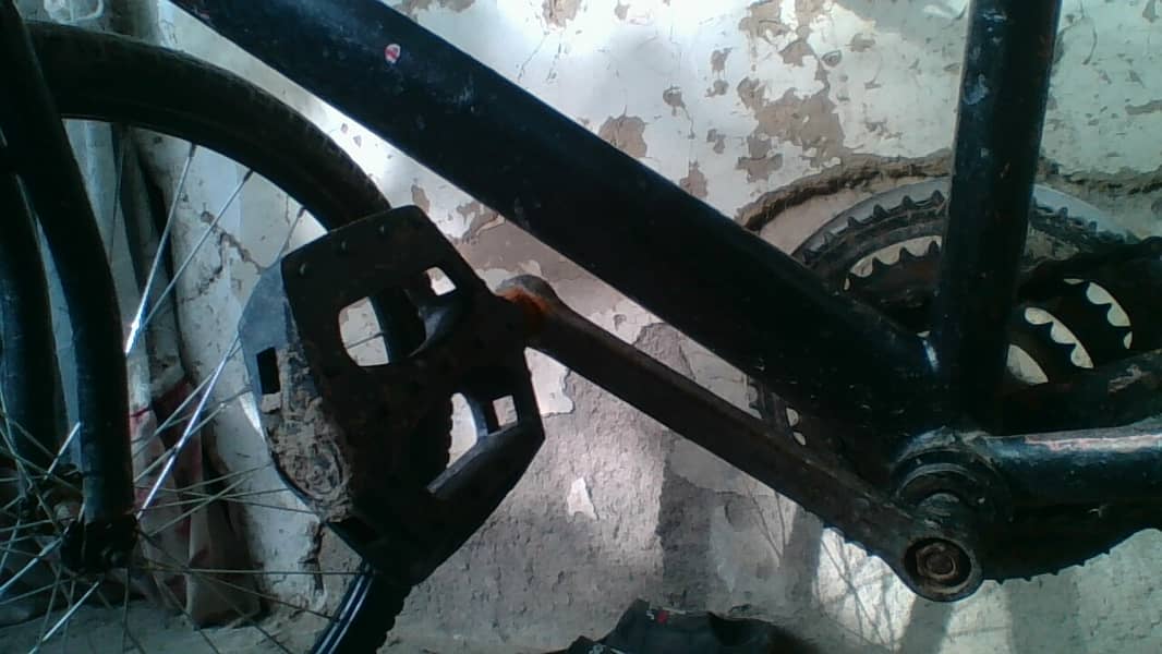 imported bicycle used secendend best cendition 13