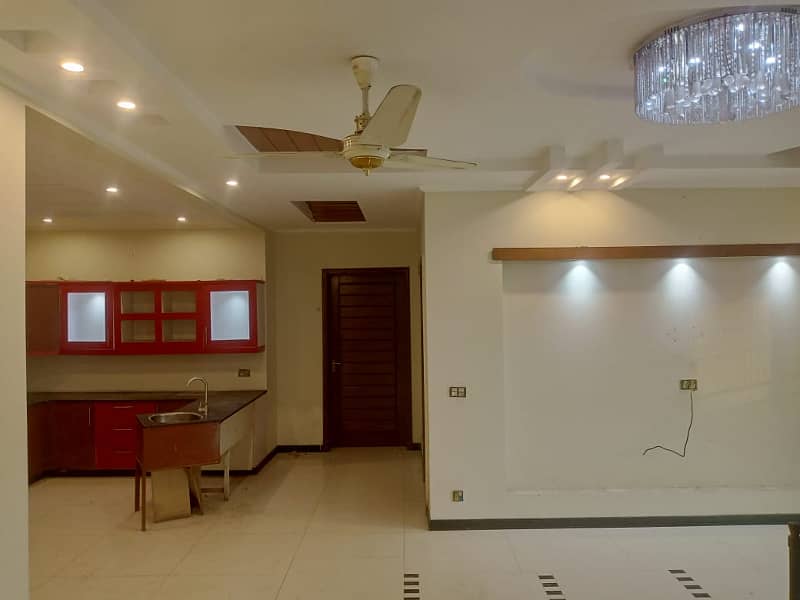 1 KANAL BEAUTIFUL LOCATION UPPER PORTION AVAILABLE FOR RENT SECTOR C BAHRIA TOWN LAHORE10 MARLA BEAUTIFUL LOCATION LOWER PORTION AVAILABLE FOR RENT SECTOR C BAHRIA TOWN LAHORE 0