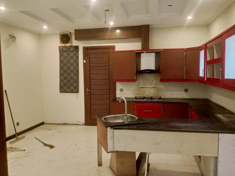 1 KANAL BEAUTIFUL LOCATION UPPER PORTION AVAILABLE FOR RENT SECTOR C BAHRIA TOWN LAHORE10 MARLA BEAUTIFUL LOCATION LOWER PORTION AVAILABLE FOR RENT SECTOR C BAHRIA TOWN LAHORE 11