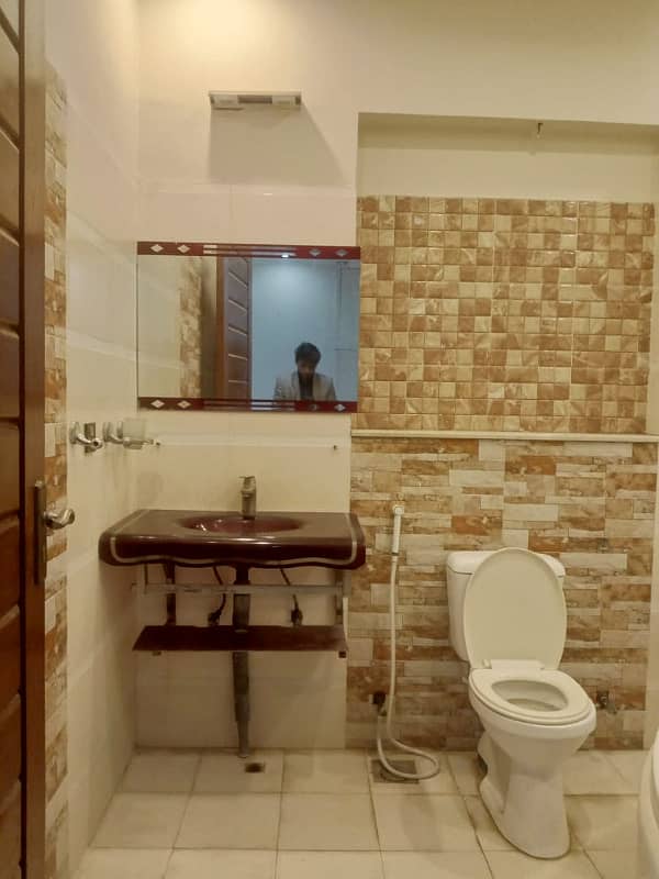 1 KANAL BEAUTIFUL LOCATION UPPER PORTION AVAILABLE FOR RENT SECTOR C BAHRIA TOWN LAHORE10 MARLA BEAUTIFUL LOCATION LOWER PORTION AVAILABLE FOR RENT SECTOR C BAHRIA TOWN LAHORE 19