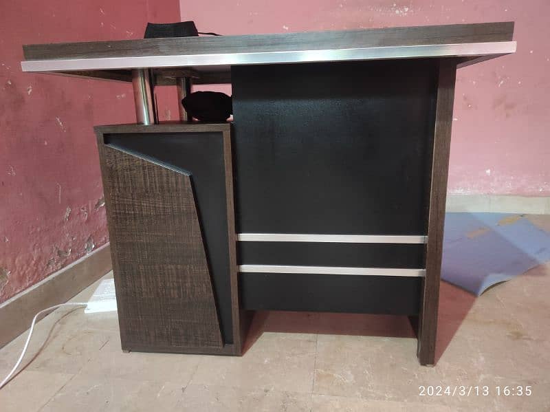2*3 office table for sale 3 draz k sath 0
