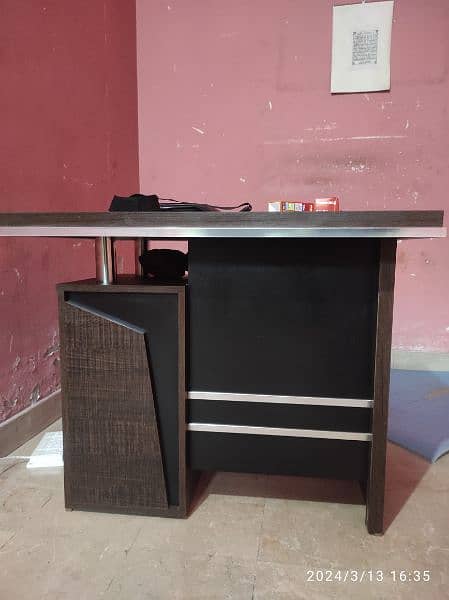 2*3 office table for sale 3 draz k sath 1