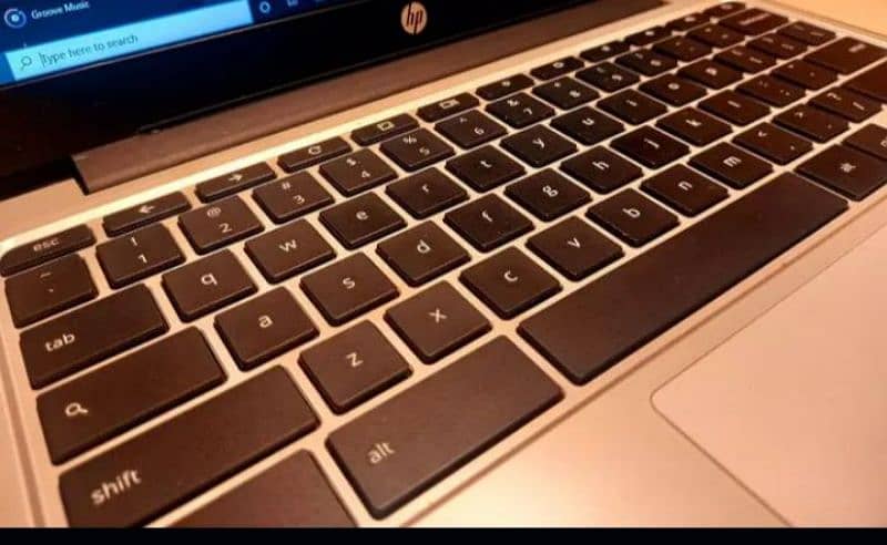 HP Android Laptop New lush condition 2