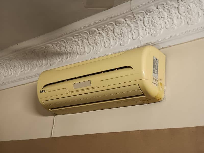 SABRO split Air conditioner 1 ton, slightly used 1