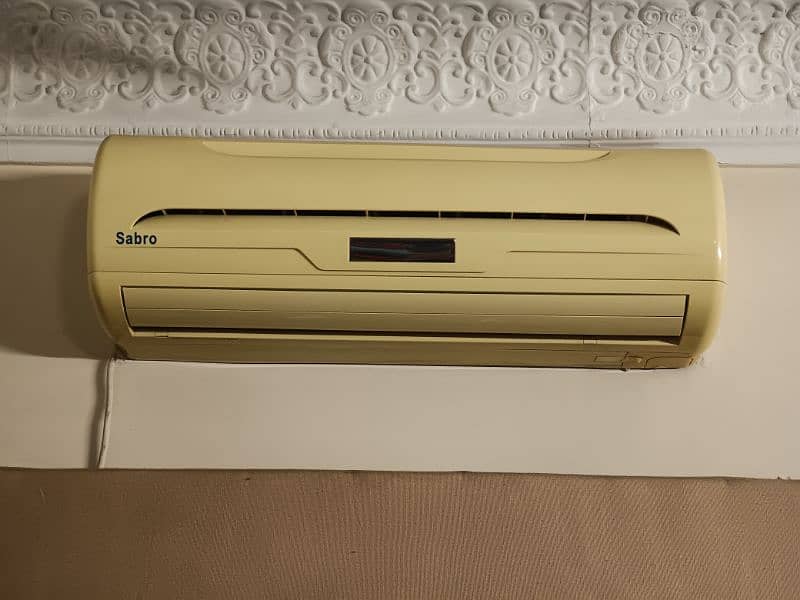 SABRO split Air conditioner 1 ton, slightly used 2