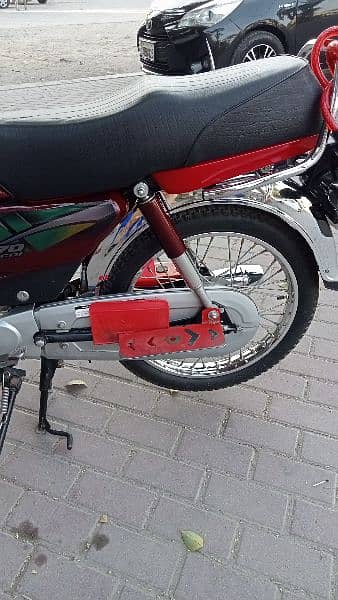 urgent sell Honda CD 70 in DHA phase 1 condition 10/9 good looking 5