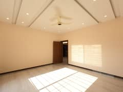 1800 Square Feet Spacious Lower Portion Available In G-13 For rent