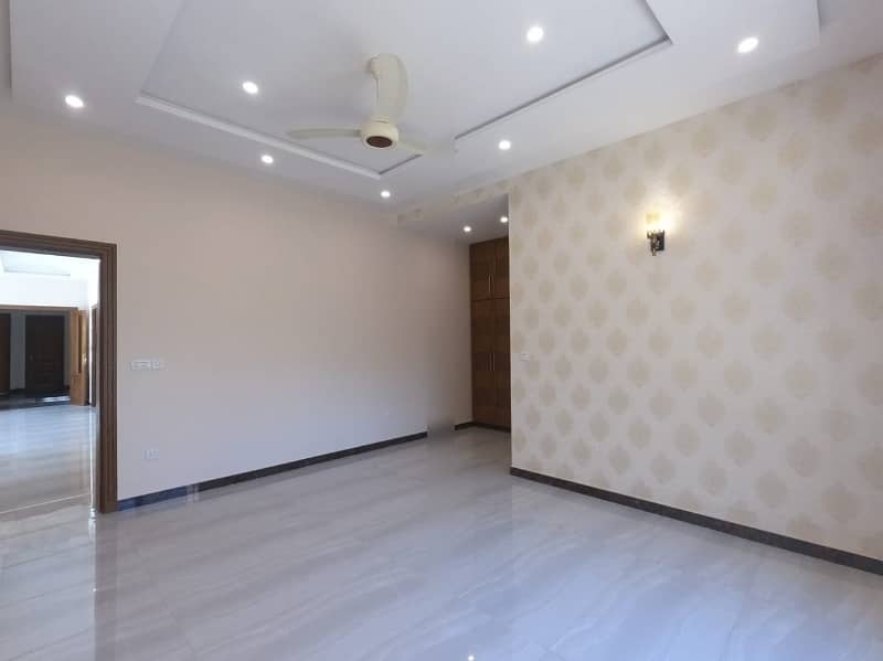 1800 Square Feet Spacious Lower Portion Available In G-13 For rent 5