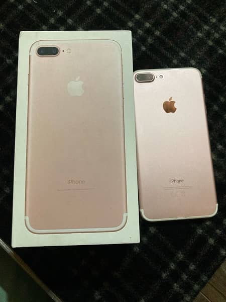 iphone 7 plus 128 gb 9.5/10 condition waterpack 3