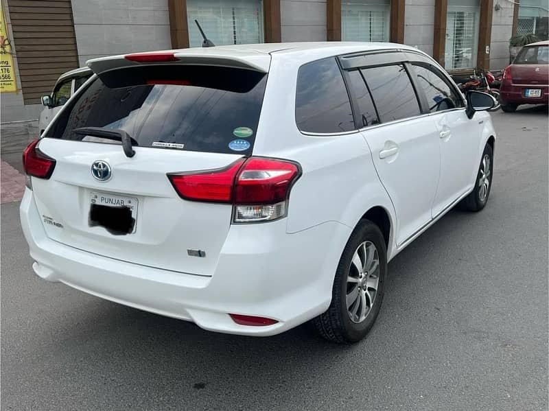 Toyota Corolla Fielder 2019 1