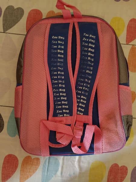 Girl school bag 1