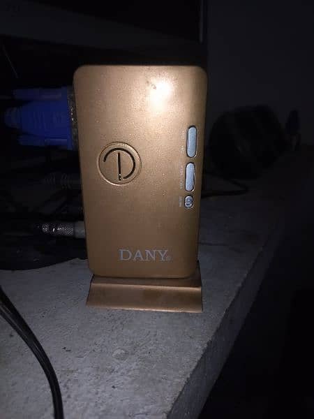 Dany HDTV-1000 LCD HDTV Device -USB port 1