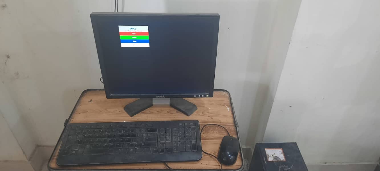 DESKTOP PC with Monitor Available for Video Editing and Graphic Design 3