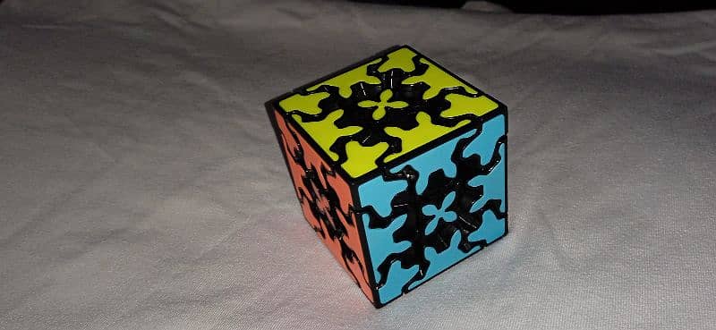 qy gear Rubix cube smooth speed cube 4