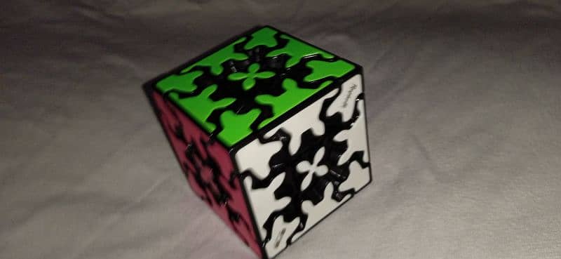 qy gear Rubix cube smooth speed cube 5