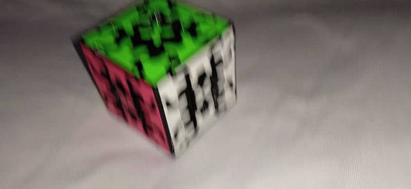 qy gear Rubix cube smooth speed cube 6