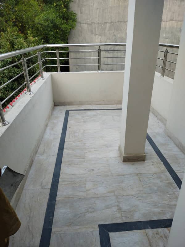 Ten Marla Double Storey Used House on Bahria Town Lahore 7