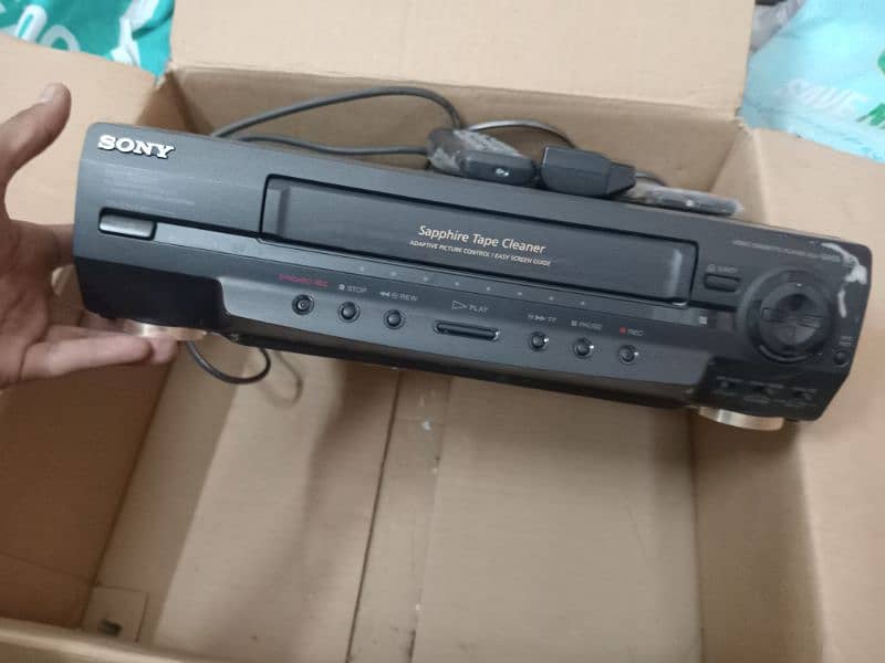 vcr with complete accessories 0