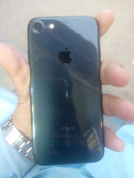 I phone 7 pta approved.     Rs 14800 0