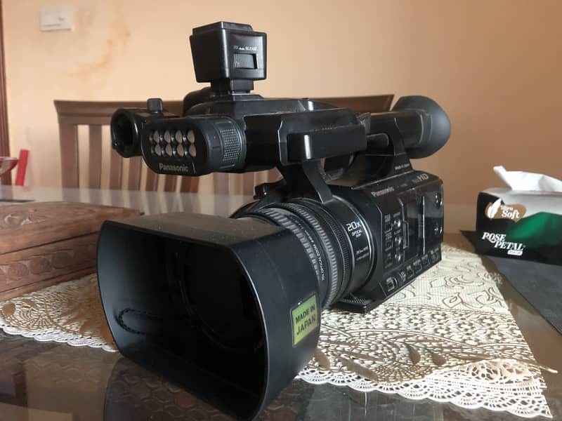 Pv 100 Video camera 3