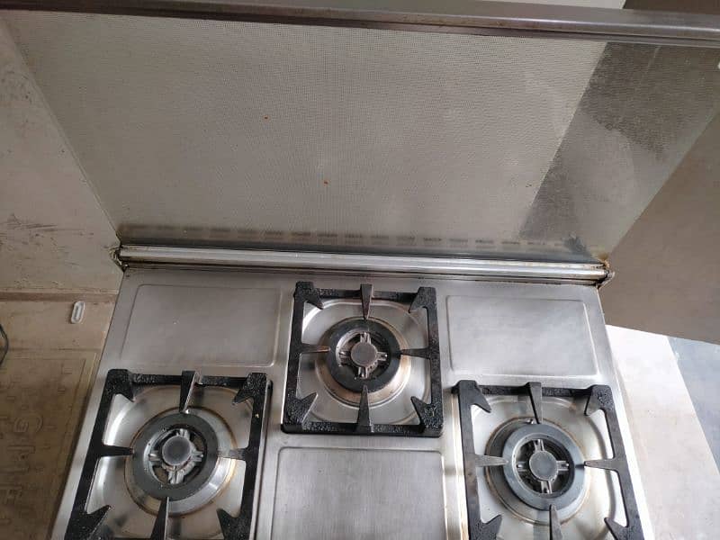 Oven with 3 stoves 0