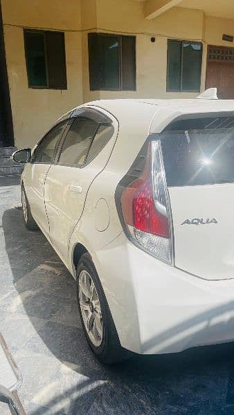 Toyota Aqua 2015 1