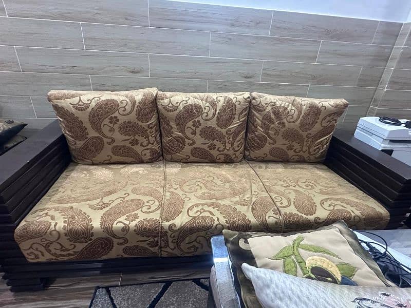 pure wood 5 seater sofa in excellent quality phone no. 03337885599 6