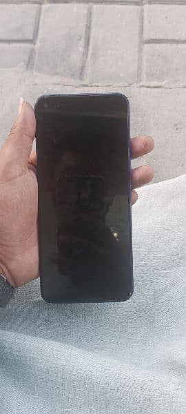 mobile in good condition spark 6 4 gb ram 64 gb memory 5