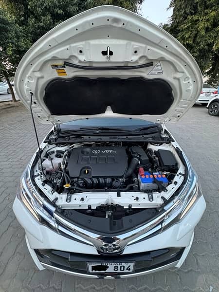 Toyota Corolla Altis Grande X CVT-i 1.8 Full Option 9