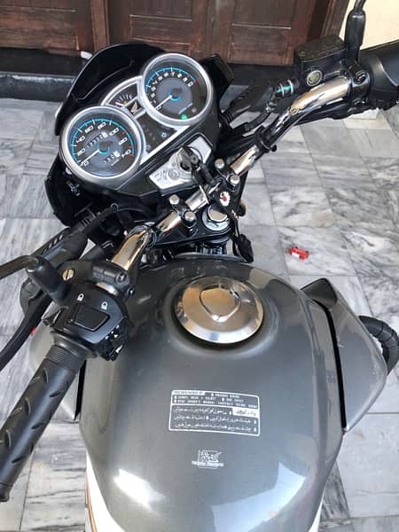 Honda CB150F in pristine condition 3