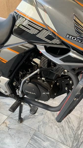 Honda CB150F in pristine condition 9