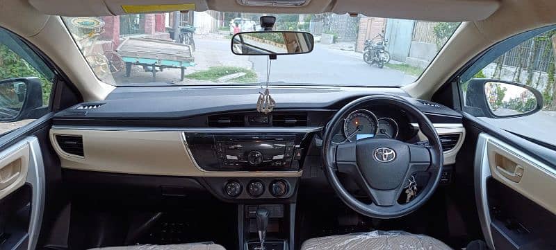 Toyota Corolla GLI 2016 Automatic 3