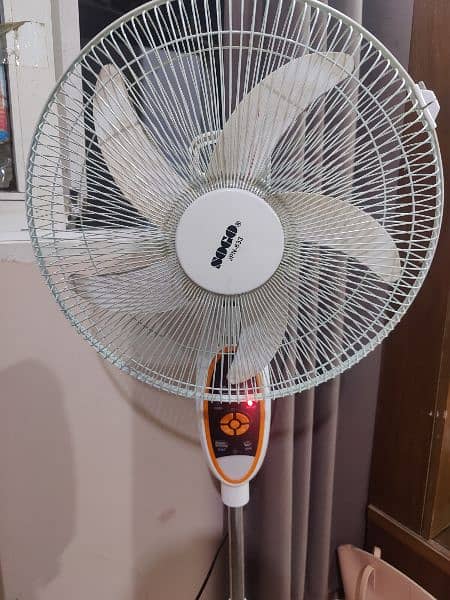SOGO Rechargeable fan is for sale 3