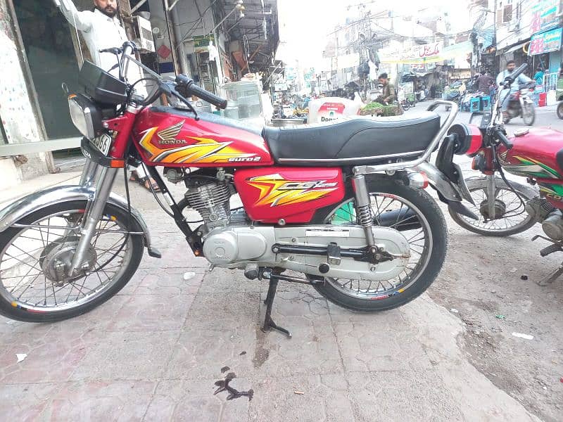 Honda 125 Lush 4