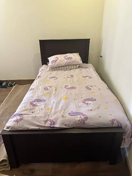 2 Single Beds with Mattress 0
