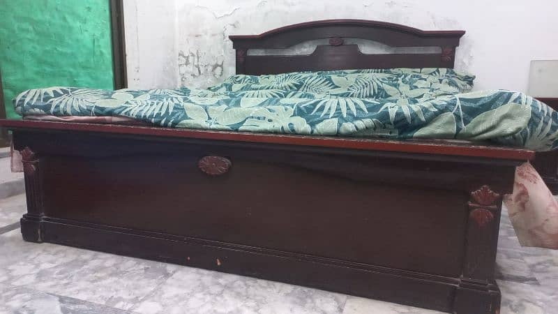 wooden bed set for sale 0