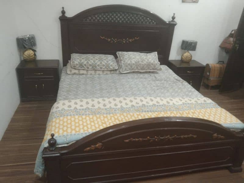 Bed set with dressing and side tables for sale 1