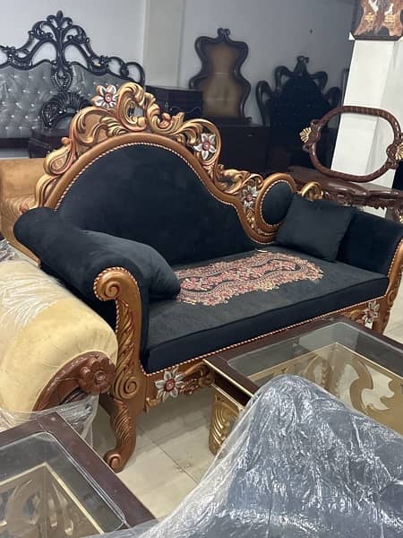 solid wood presents a luxury chinioti Hand made bed design 5
